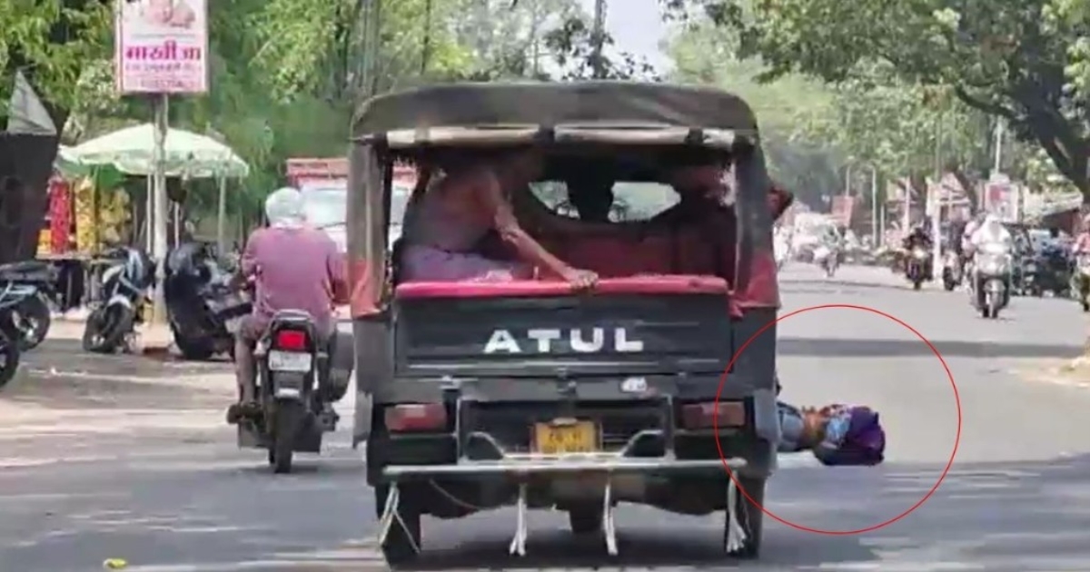 chhattisgarh-father-carries-son-body-auto