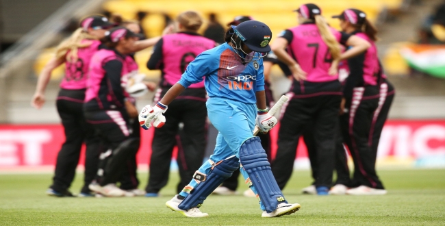 Indian women team lost in first t20 against newzland
