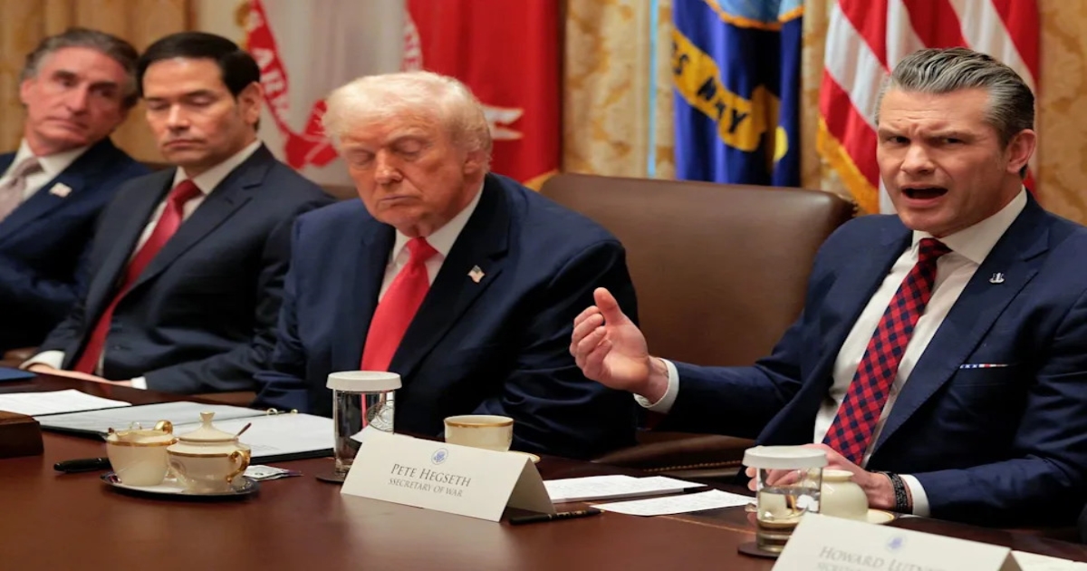 trump-alleged-cabinet-meeting-nap-viral-video