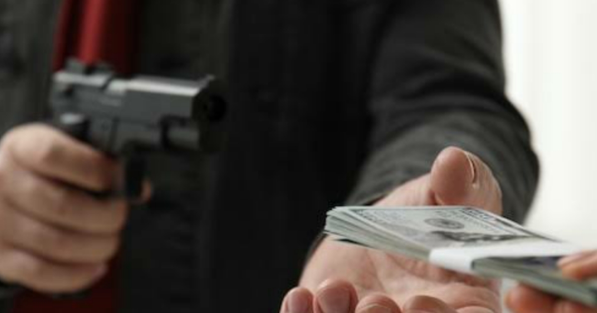 3-members-arrested-for-attacking-biryani-shop-owner-rob