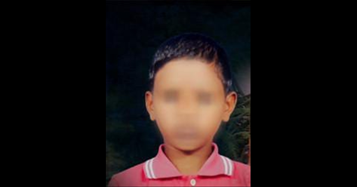 erode-ammapet-13-aged-school-boy-died-slipped-form-bus