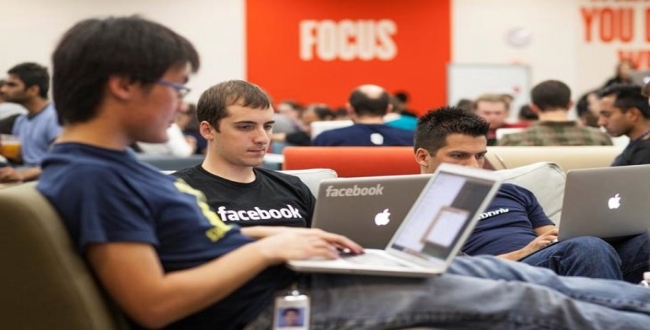 facebook-provides-1000-dollar-bonus-to-employees-forcor