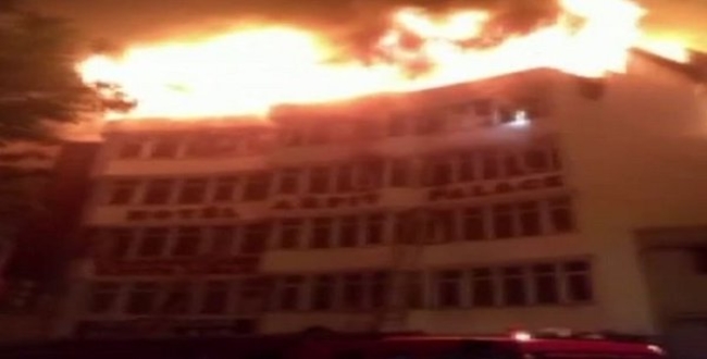 delhi private hotel fire accident - 9 dead