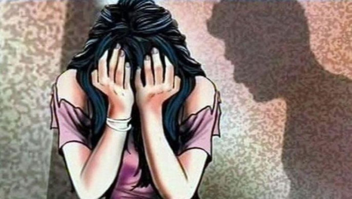 Karnataka Chitradurga College Girl Suicide due to Raging 