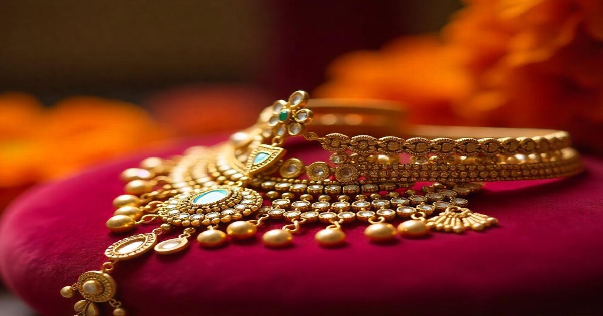 Gold Price Prediction: Will Gold Drop to ₹70,000 Per Sovereign? Experts Share Market Outlook
