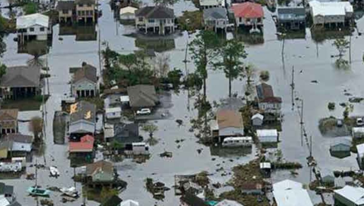 42 people died in america for cyclone