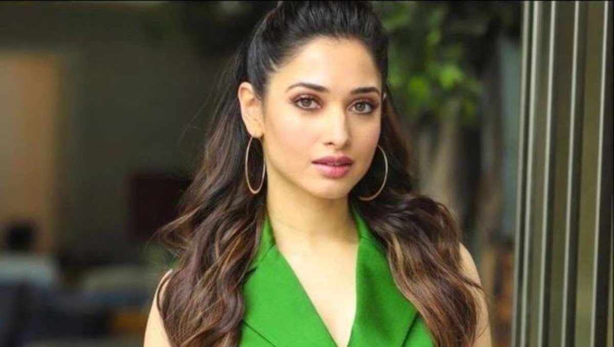 Salary for tamanna to act in anthathoon remake