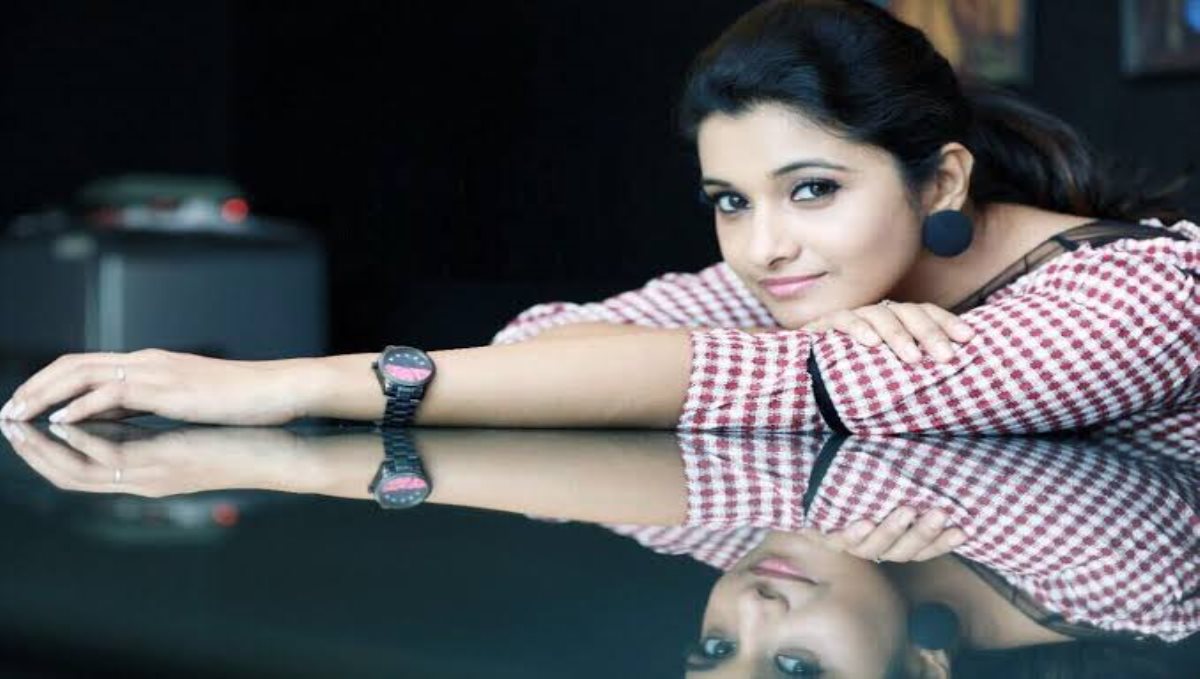 Actress priyabhavanisankar latest photo