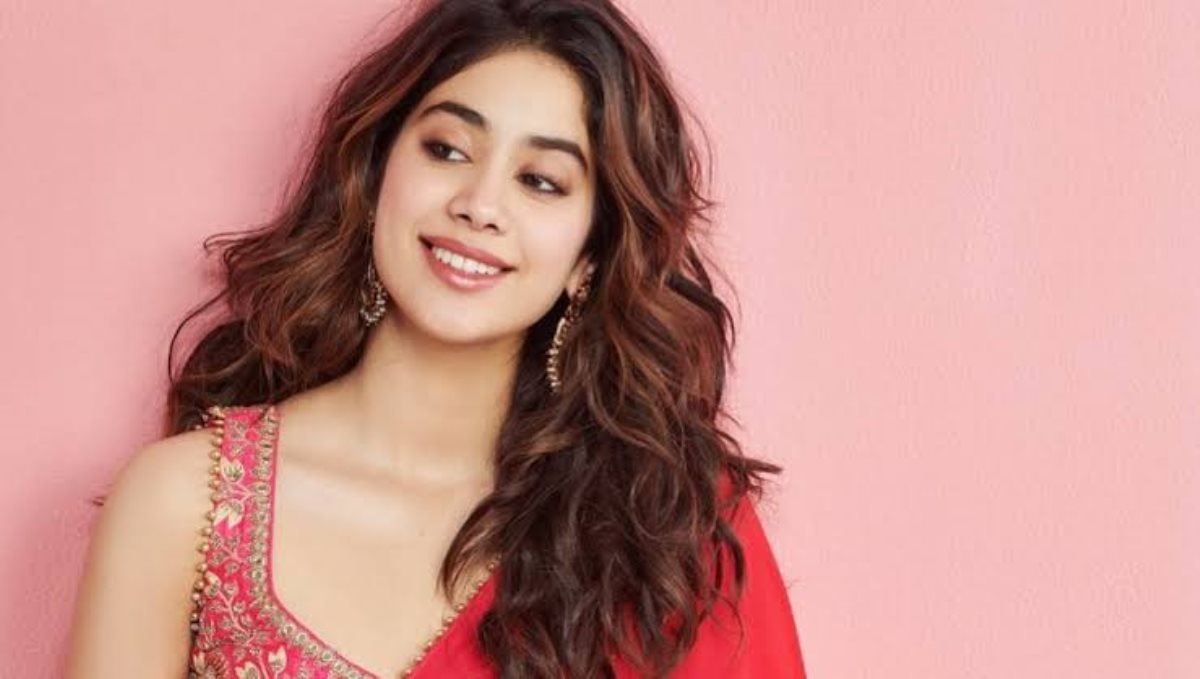 actress-janhvikapoor-latest-photo-U4X5BH