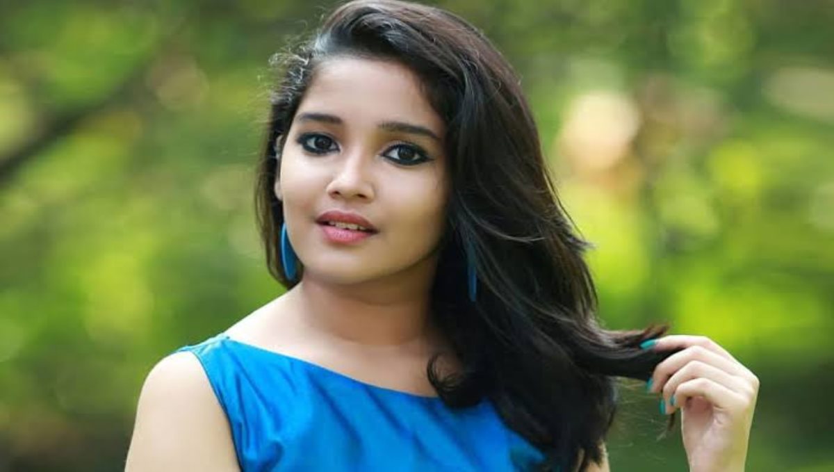 Anikha answered to fan question