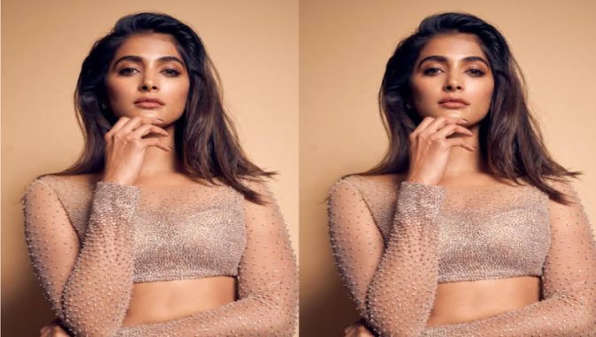 Actress poojahegde photo