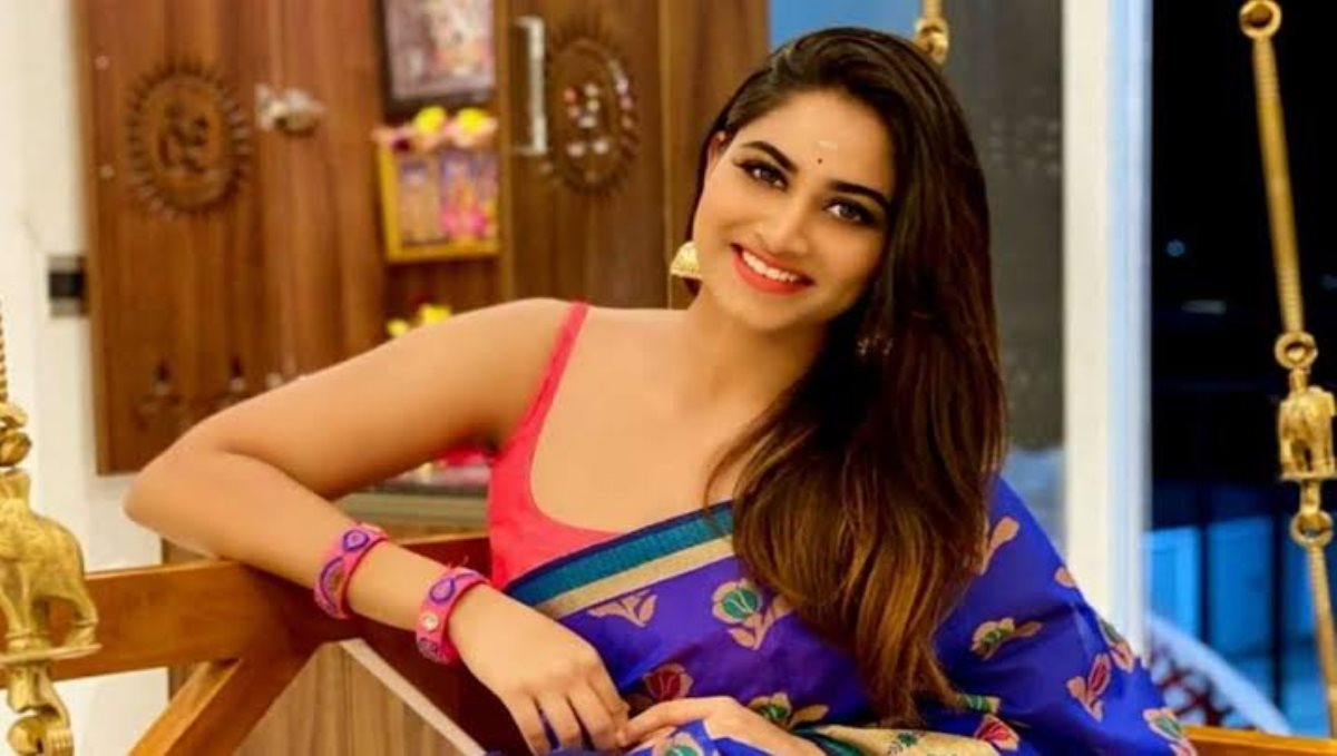 shivani-hot-photoshoot-viral