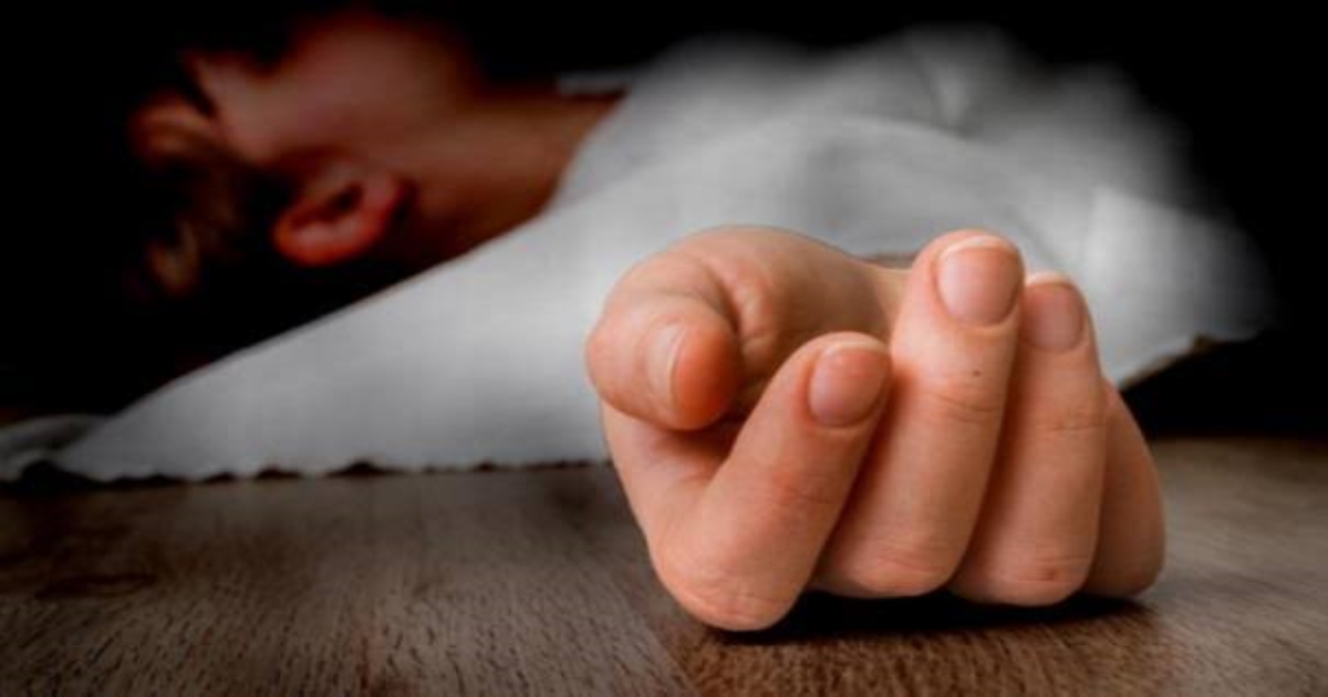 7-th-standard-girl-commits-suicide-for-fight-with-siste