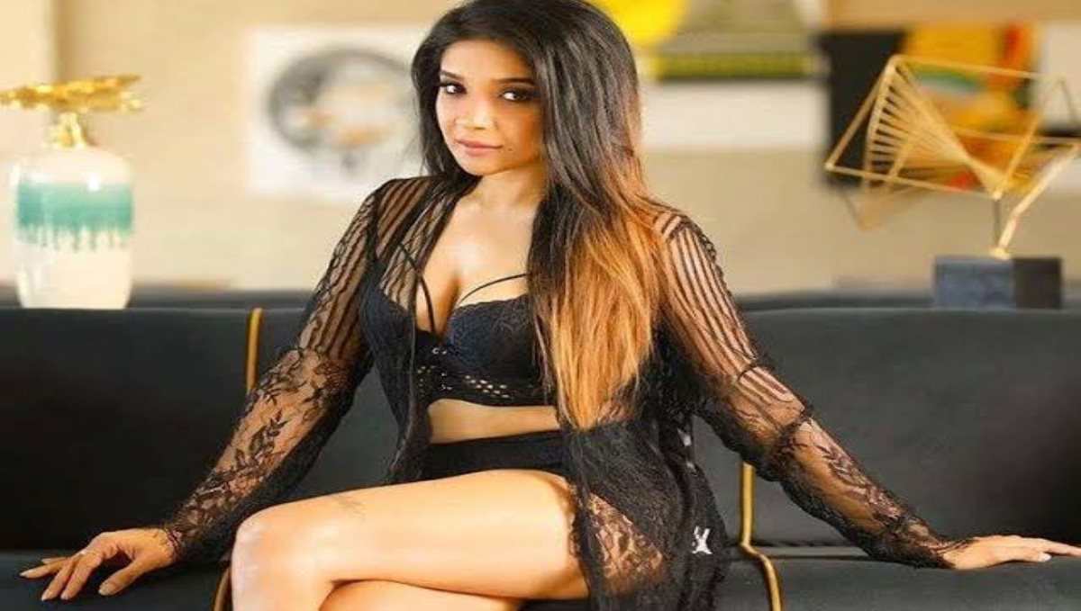 actress-sakshi-agarwal-hot-video