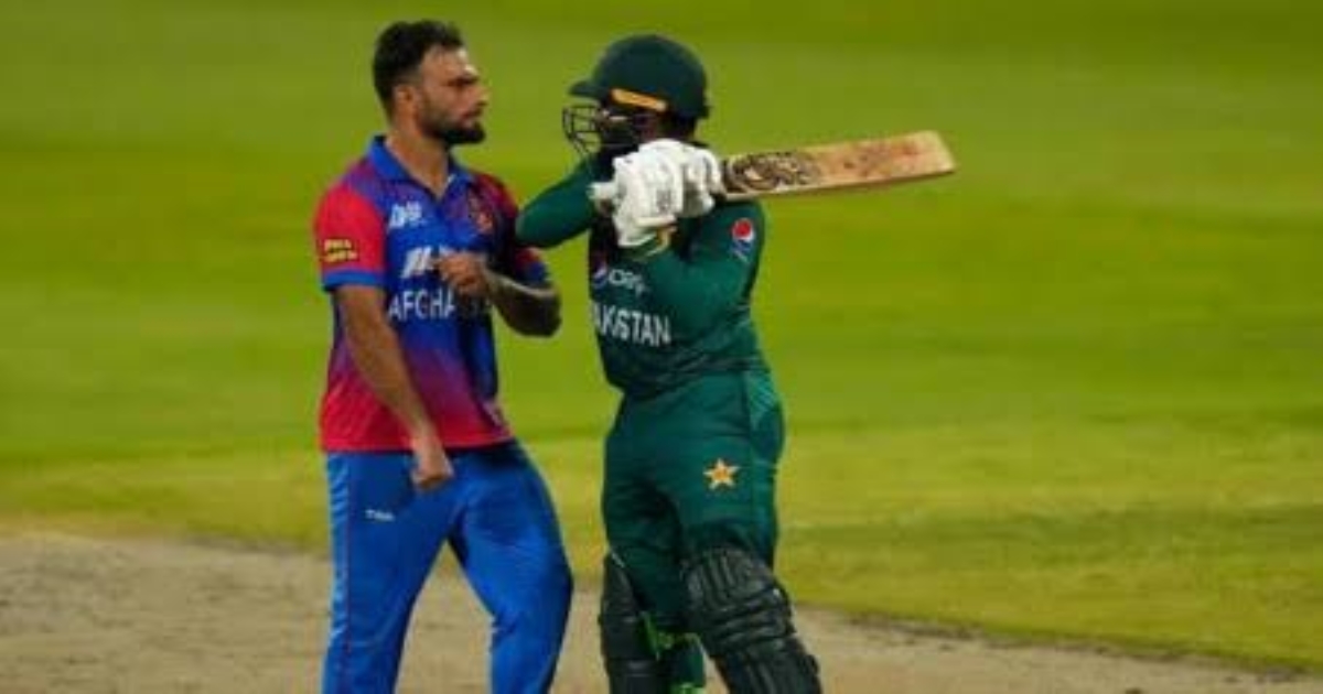 pakistan-player-try-to-beat-afghanistanplayer
