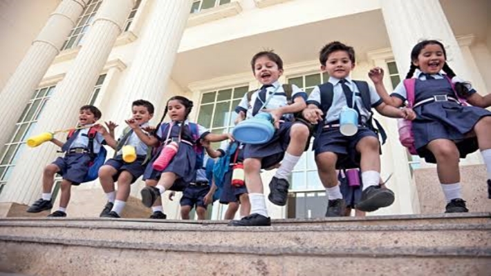 Givt provides 4 different uniforms for govt schools students