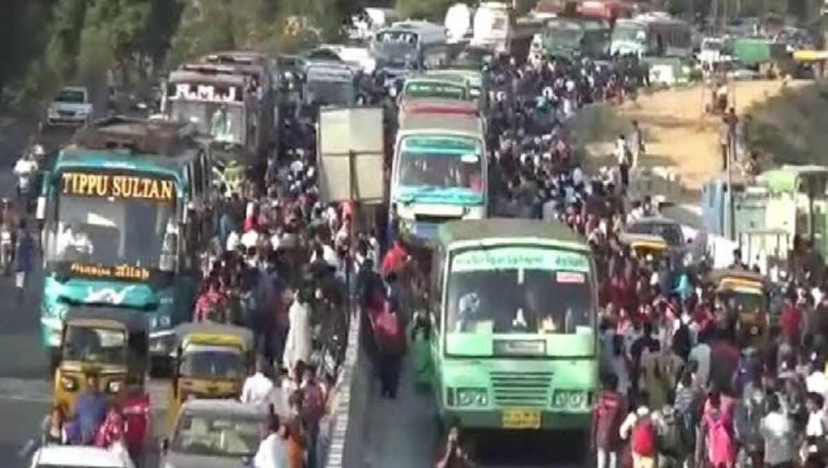 Crowd in Chennai 