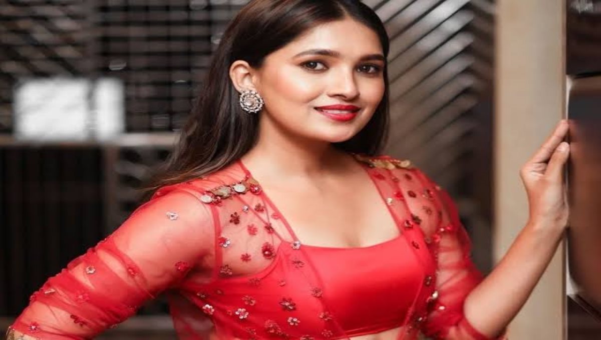 premgi-react-for-actress-vanibhojan-photo