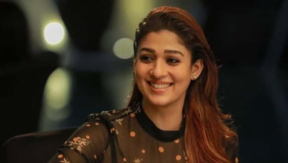 nayantha-fans-in-hotel-video-viral
