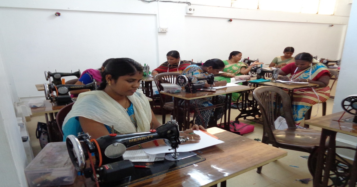 TN Govt Plan To Stitch School Dress Project given to women Tailors 