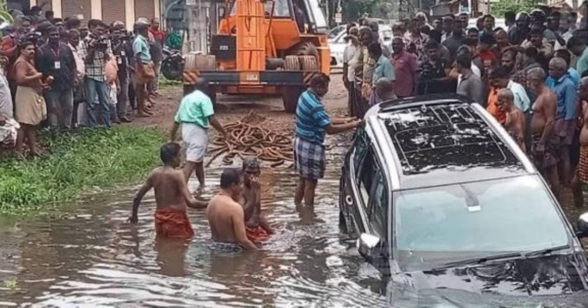 Telungana Tour Car Accident in Azhapuzha 