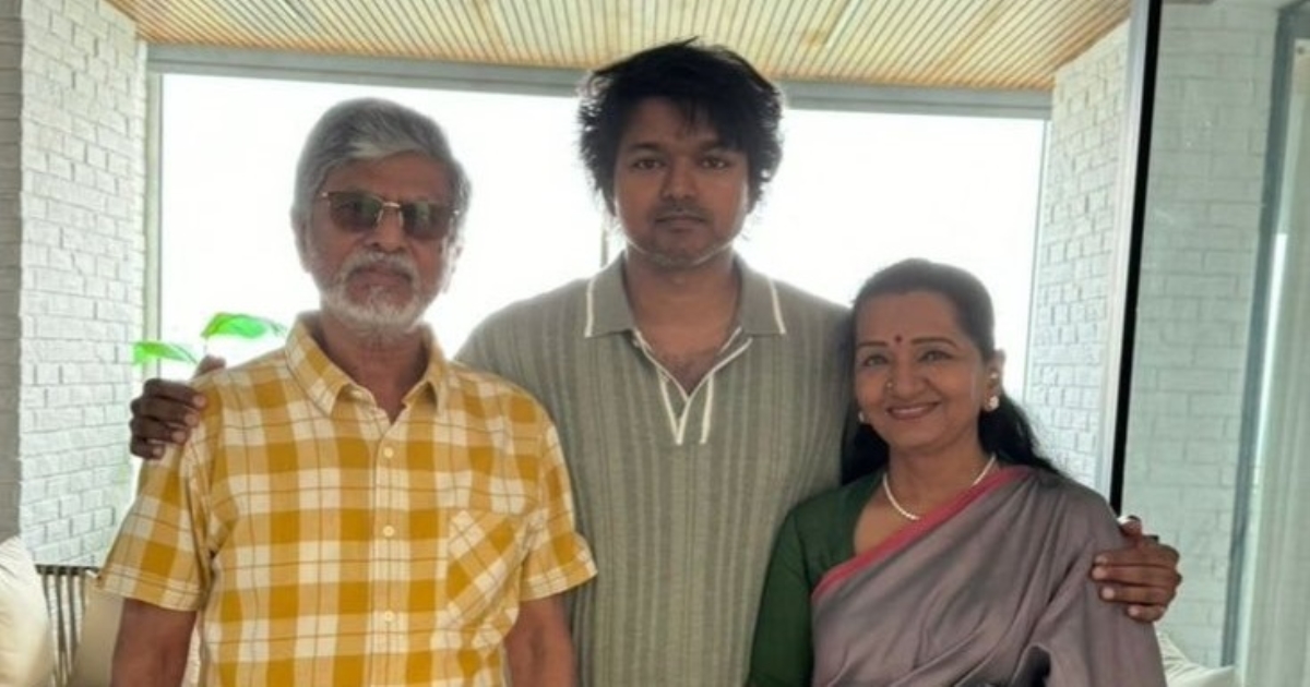 Actor Vijay Pic With Parents 