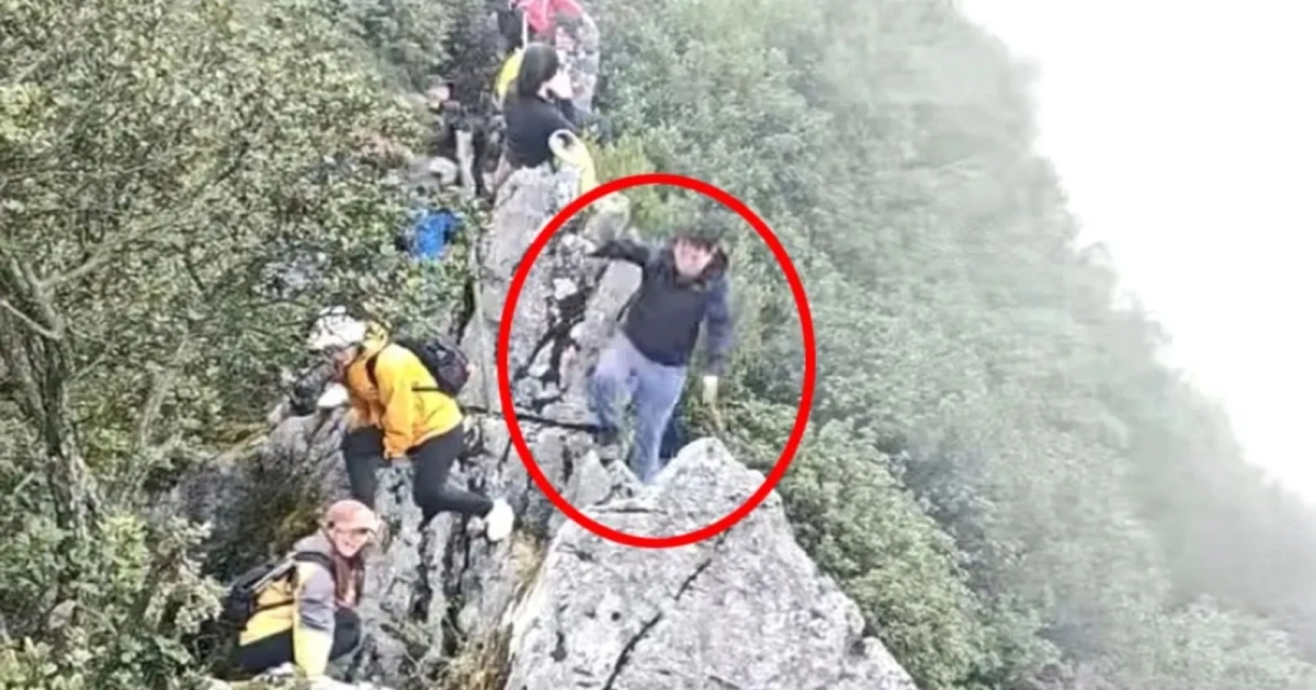 china-tourist-falls-from-mountain-while-taking-selfie