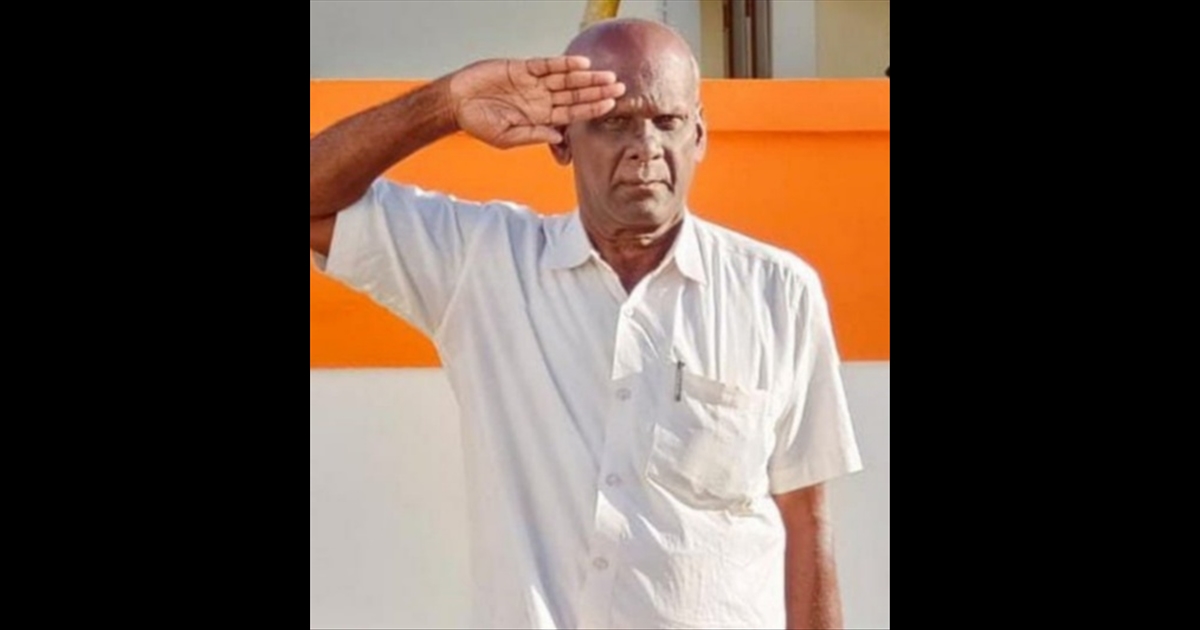 ex-military-man-paint-in-national-flag-colour-in-his-ho