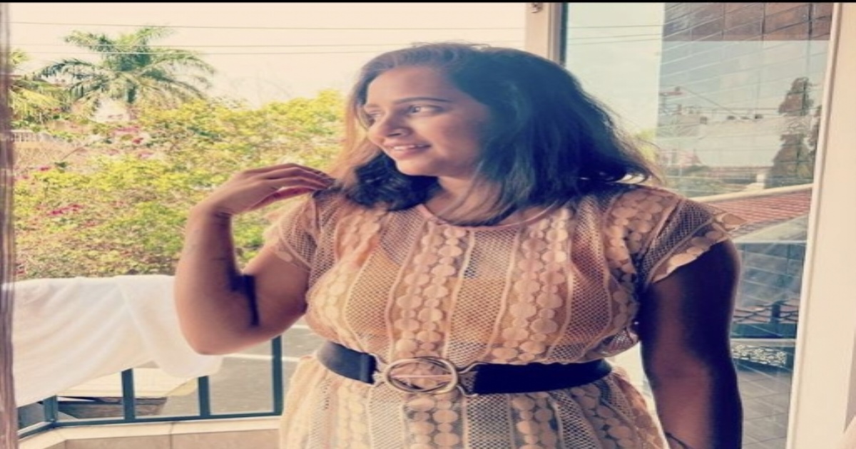 Vijay television anchor Jacqueline photos viral 