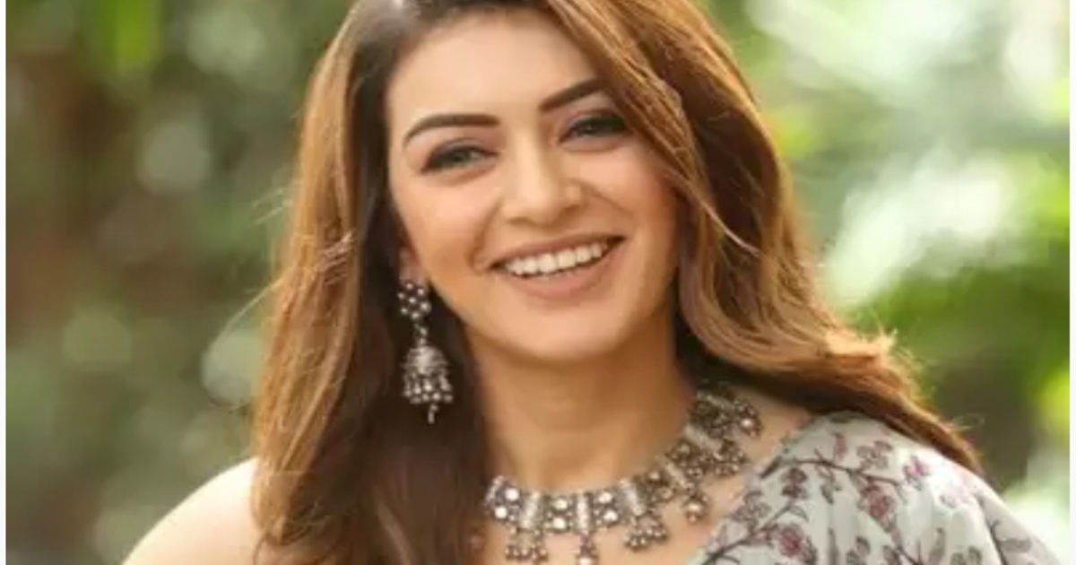 hansika-christmas-celebration-photos-viral