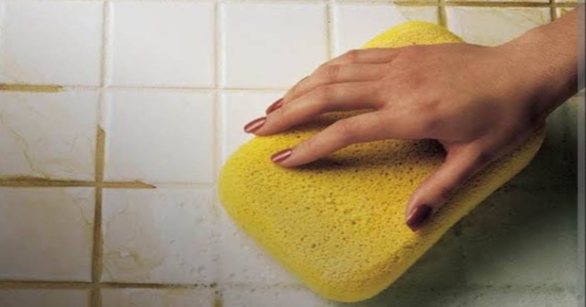 How to clean bathroom tiles easily 