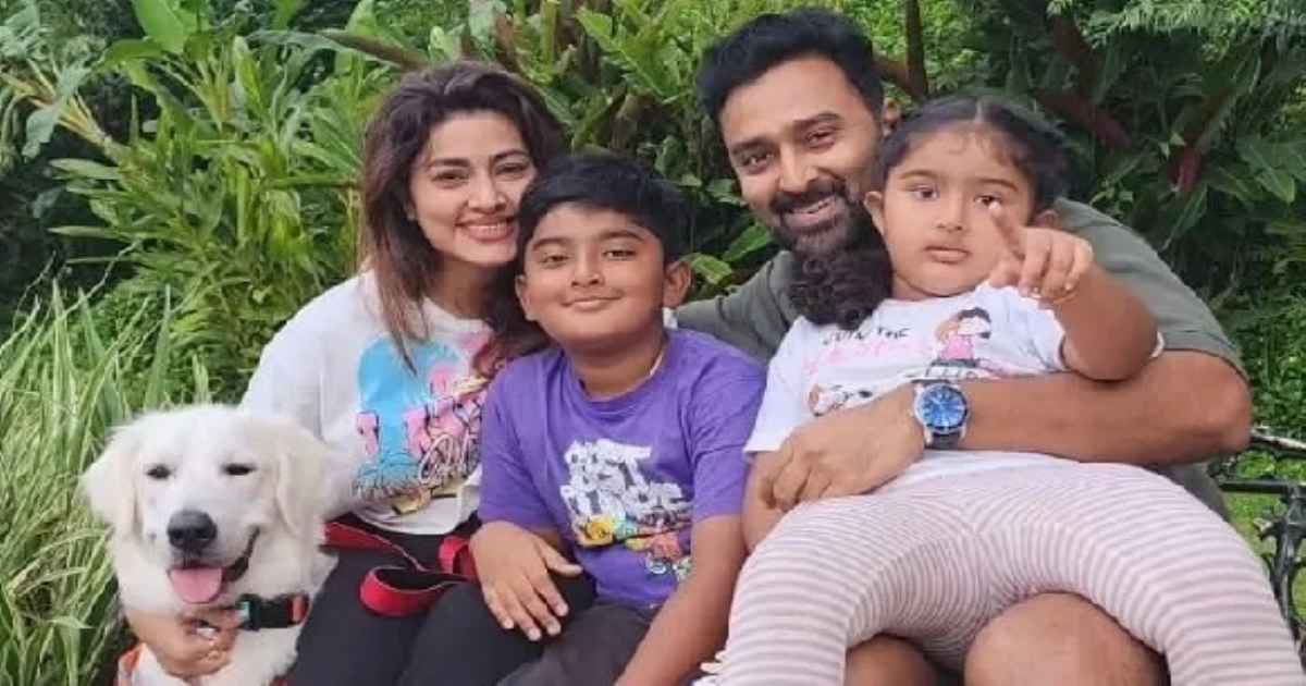 actrss-sneha-celebrating-his-sons-10th-birthday