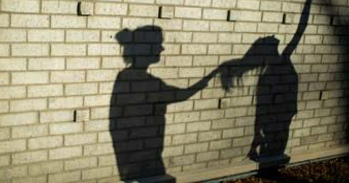 tenth-standard-student-attacked-by-plus-two-girls-due-t