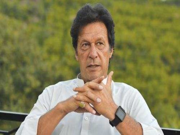 imrankhan-travel-from-home-to-office-in-helicopter