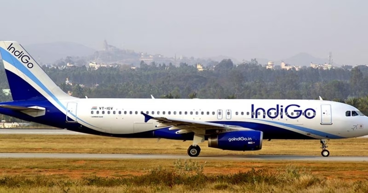 Indigo Nagpur to Mumbai Flight Passenger Open Emergency Door During Landing Process He arrest 