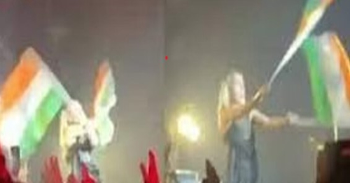 Famous singer uma shanthi insulted the indian flag