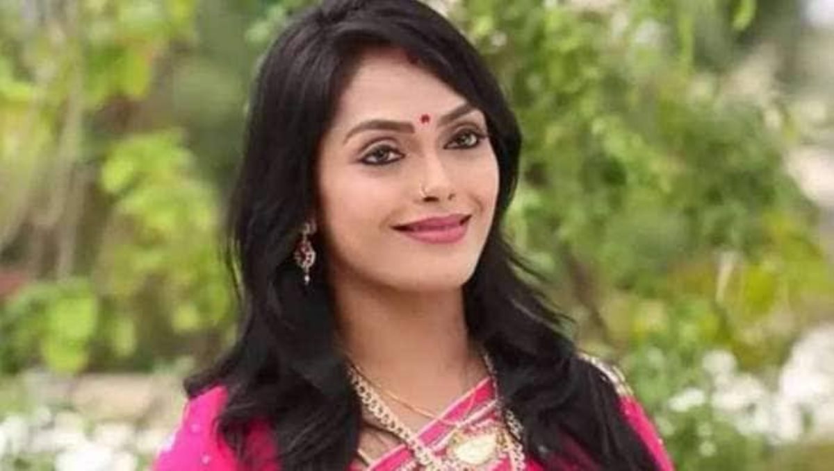 women complaint on actress jayalakshmi