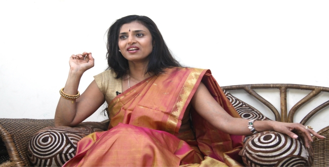 kasthuri in doctor dress for new movie