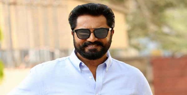radhika-daughter-answered-ro-who-tease-sarathkumar