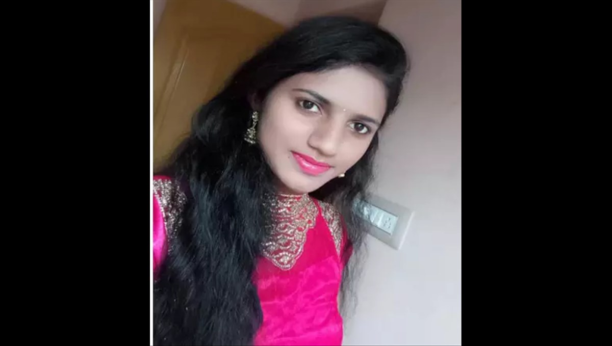 karnataka-hassan-college-girl-preethi-died-train-hit-sh