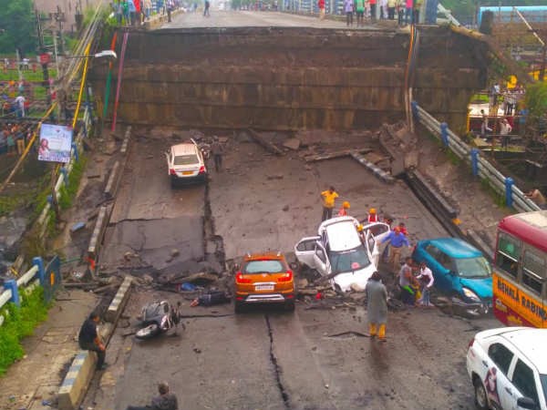 bridge broken in kolakata and vehicles recued