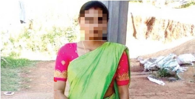 Husband beat wife for love issue
