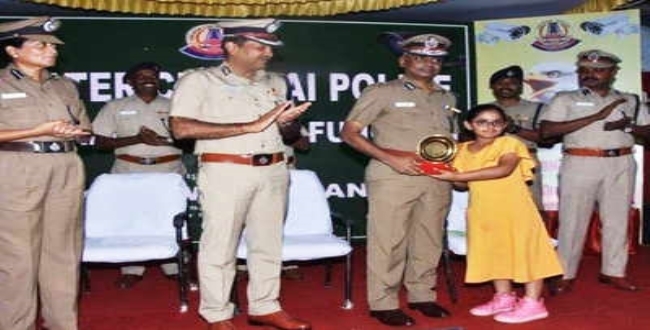 chennai---police-station---9-years-old-child-help