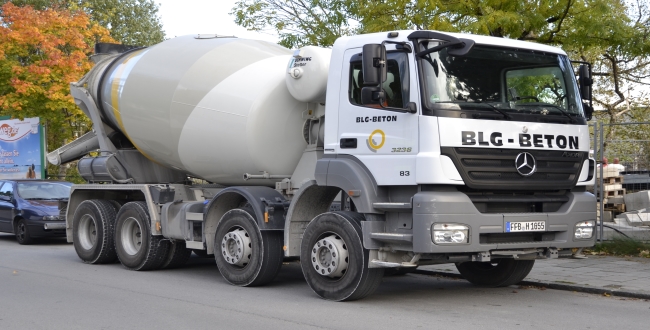 workers-escaping-using-concrete-lorry-police-arrested