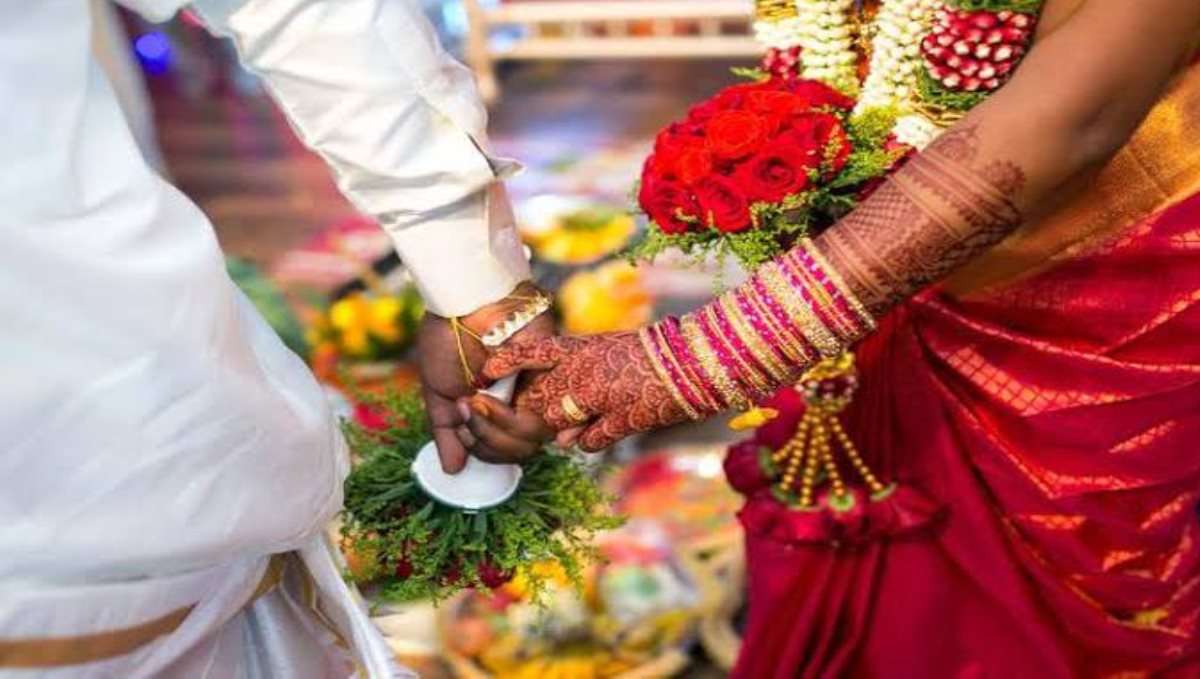 groom ask ramayanam book for dowry
