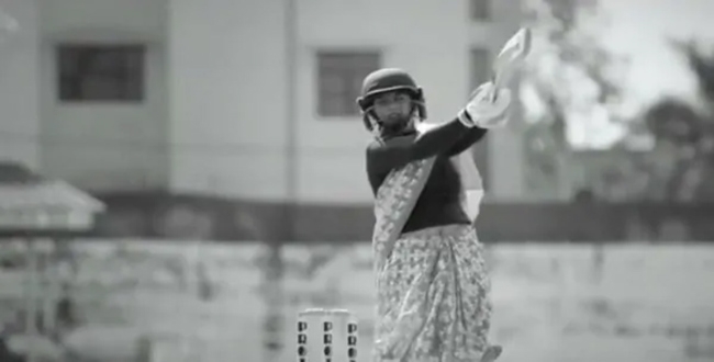 Mithali raj playing cricket with saree video goes viral
