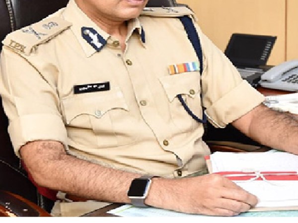 police-officer-arrest-actoe-thuniya-vijay