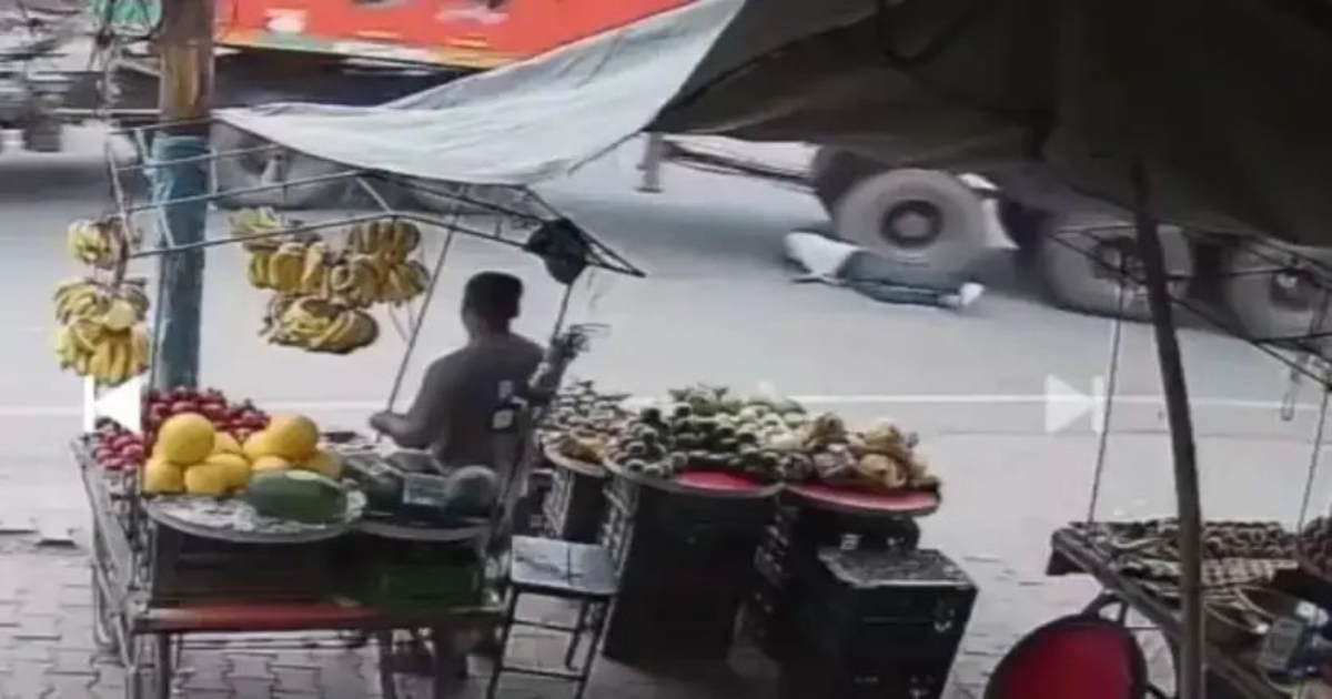 uttarpradesh-lorry-suicide-cctv-viral