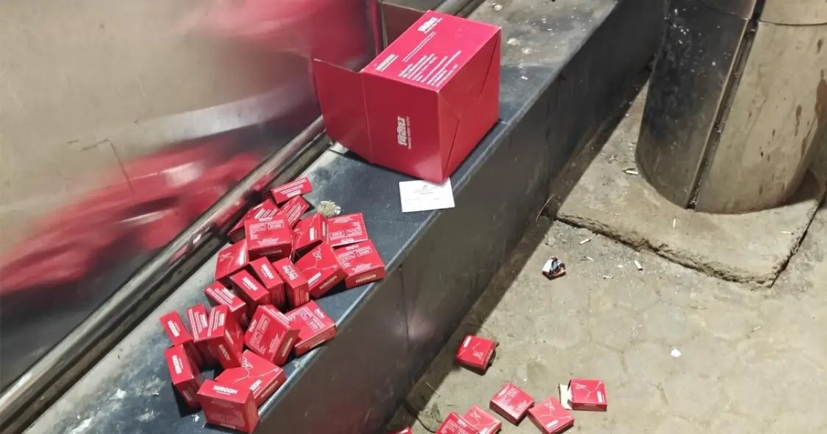 delhi-metro-condom-box-viral
