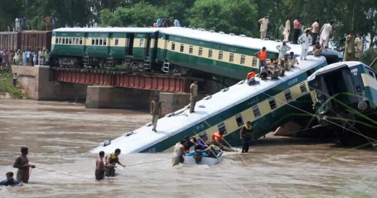 kangra-rail-bridge-collapse-video-viral